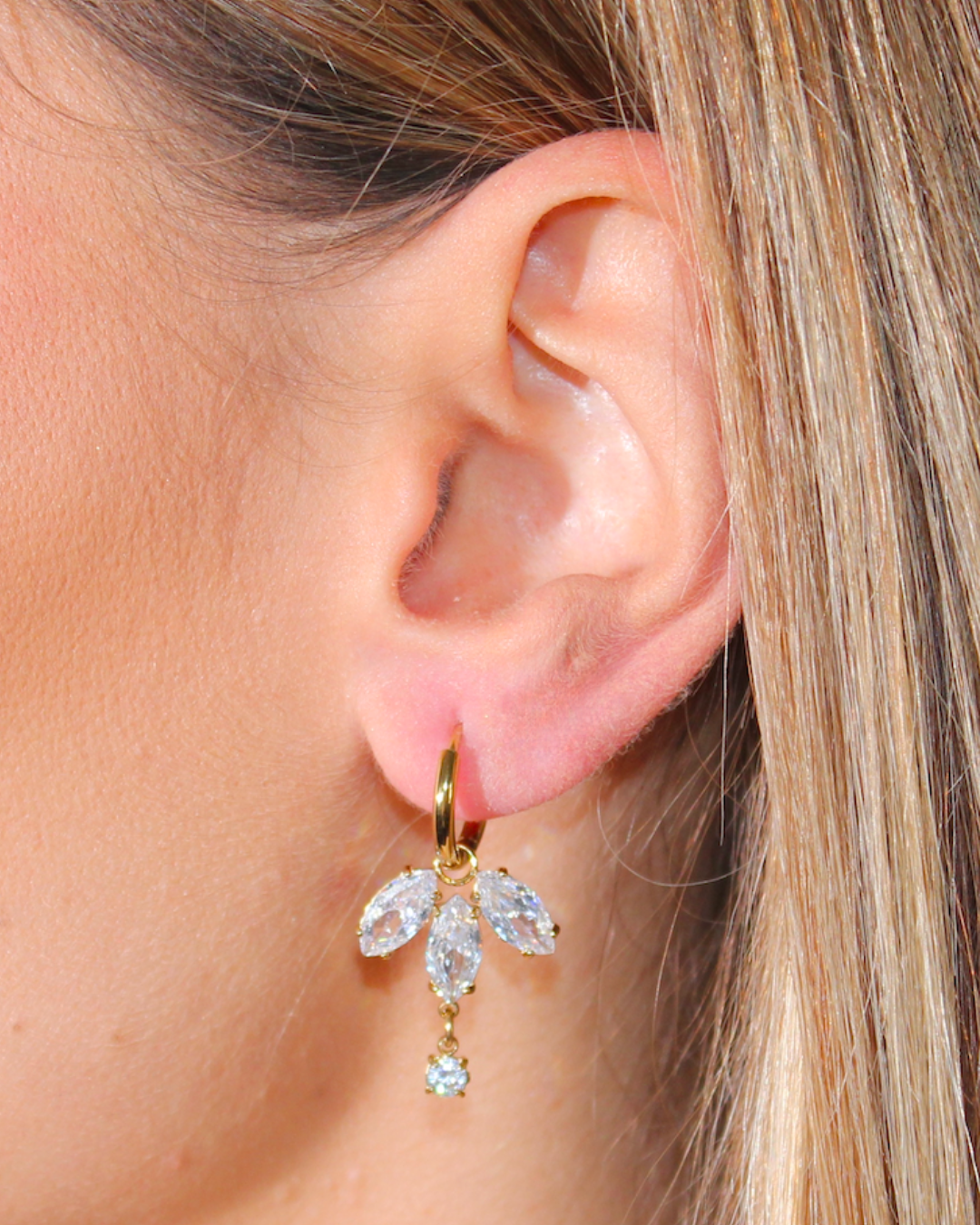 Dahlia | Boucles d'oreilles en acier inoxydable et zircons