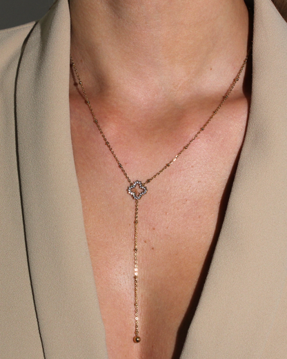 Amanda | Collier trefle à strass en acier inoxydable et zircons